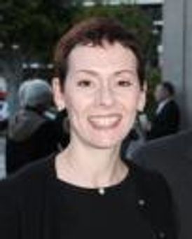 Amanda Naughton Headshot