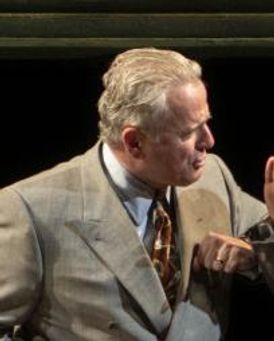 Aidan Quinn Headshot