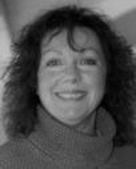 Mary Bracken Phillips Headshot