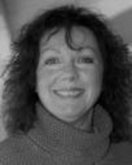 Mary Bracken Phillips Headshot