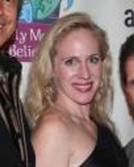 Lenore Conviser Headshot