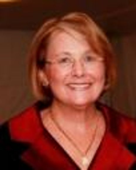 Lucinda Knuth Headshot