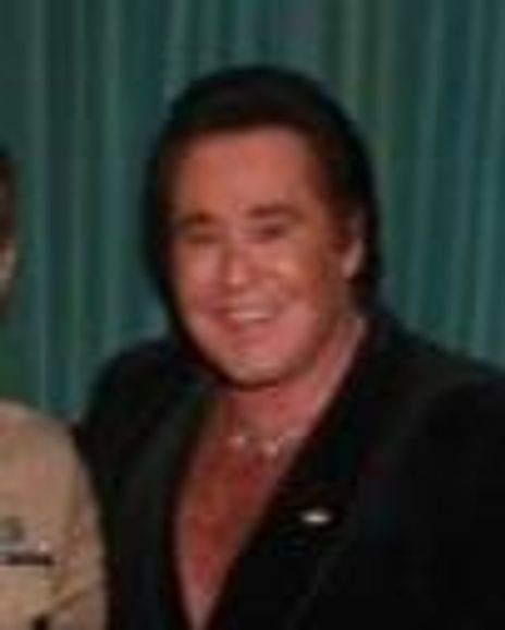 Wayne Newton Headshot