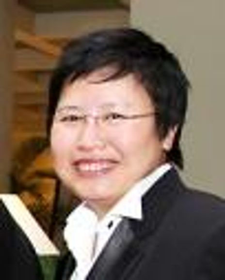 Felina Khong Headshot