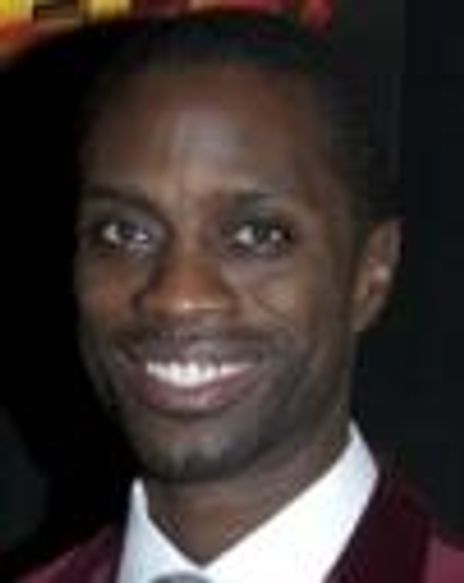 Adesola Oskalumi Headshot
