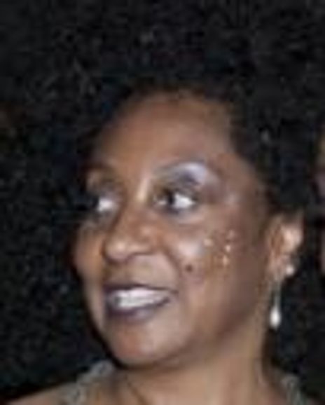 Sandra Isadode Headshot