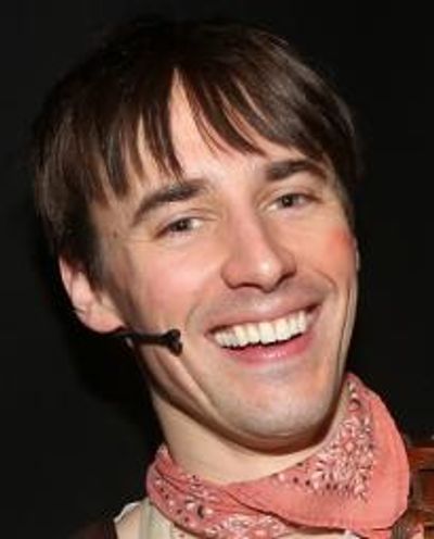 Reeve Carney Headshot