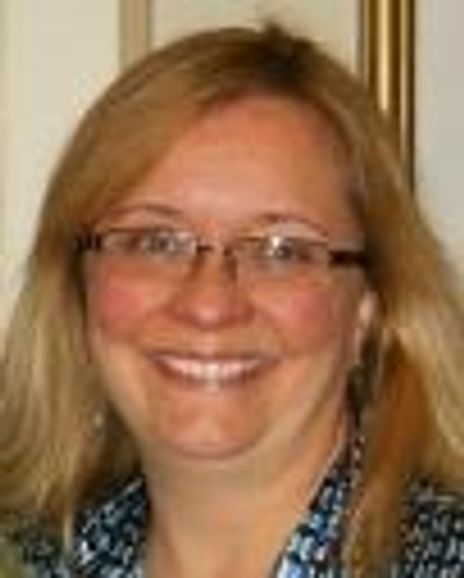 Kristi Martens Headshot