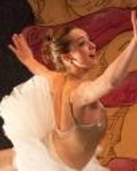 Ashley Marinelli Headshot