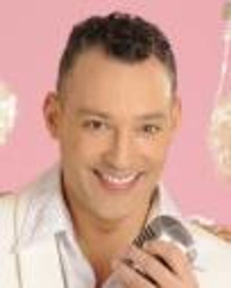 Toby Anstis Headshot