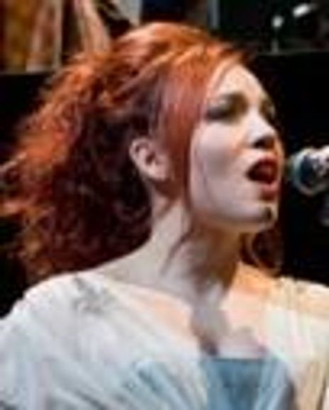 Holly Brook Headshot