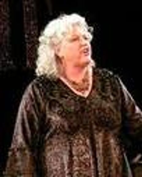 Vicki Roush Headshot