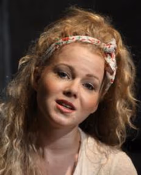 Amy Lennox Headshot