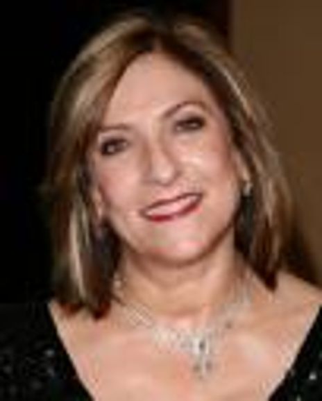 Lesli Linka Glatter Headshot