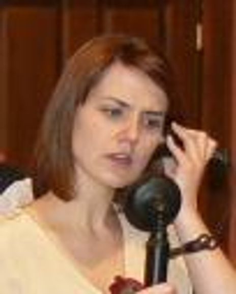 Katie Aumann Headshot