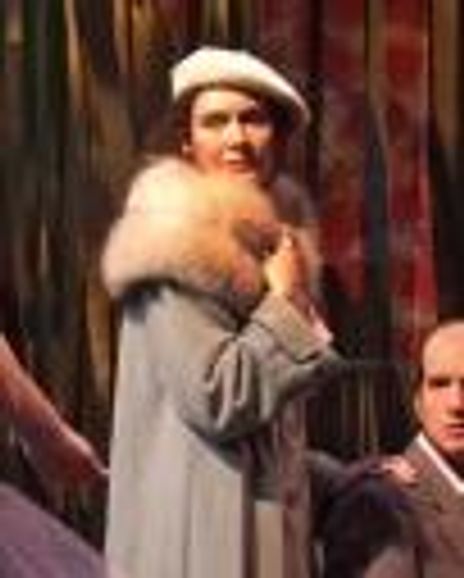 Lisa Riegel Headshot