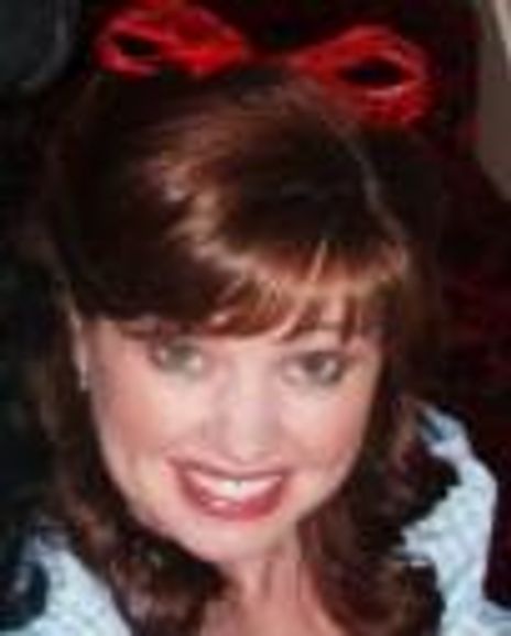 Alexis Owen Headshot