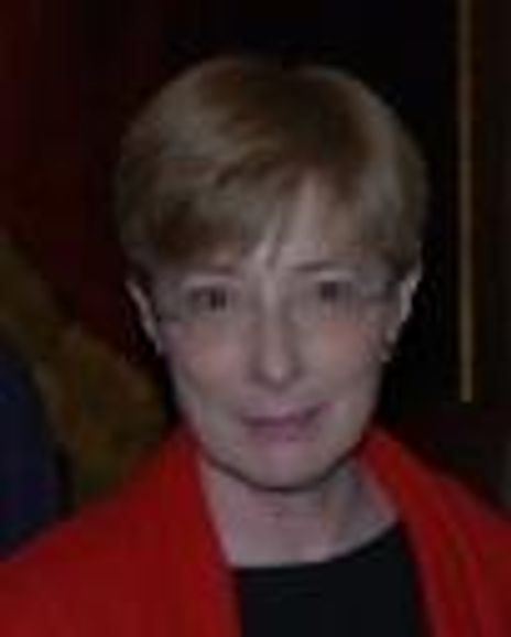 Polly Brooks Headshot