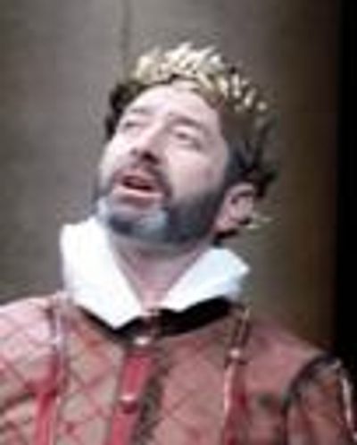 Julian Wadham Headshot