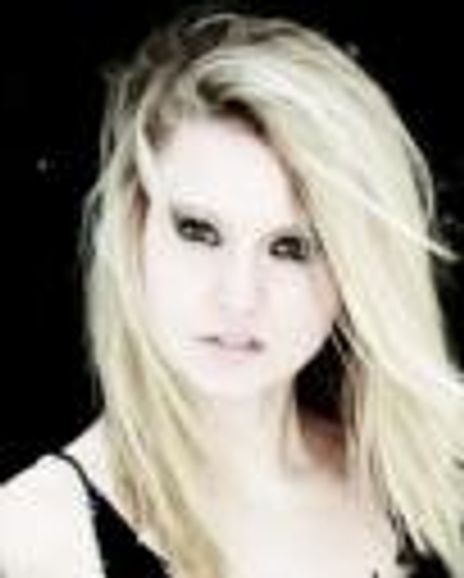 Taylor Broda Headshot