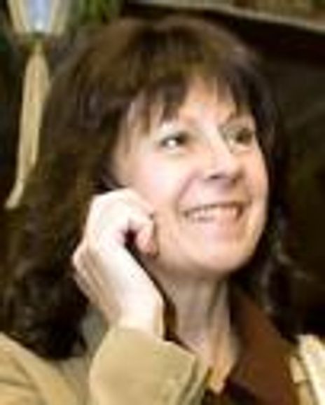 Barbara Mundy Headshot