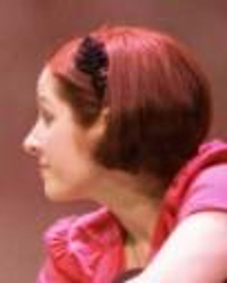 Annie Kerins Headshot