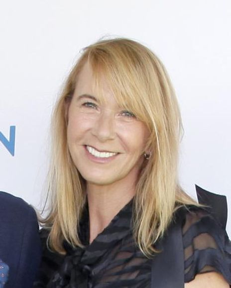 Janet Holden Headshot