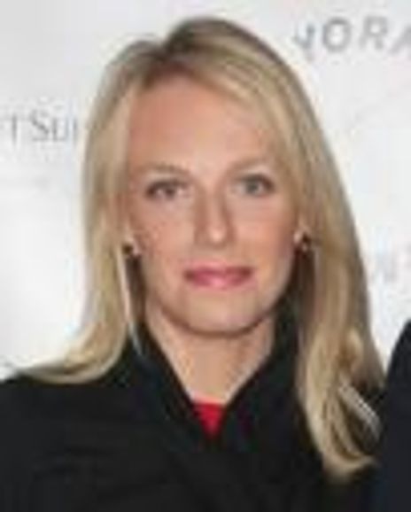 Claire Evans Headshot