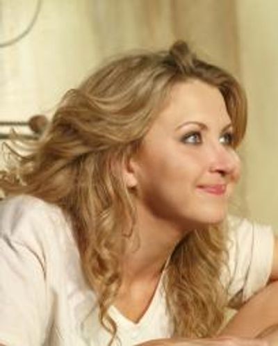 Nina Arianda Headshot