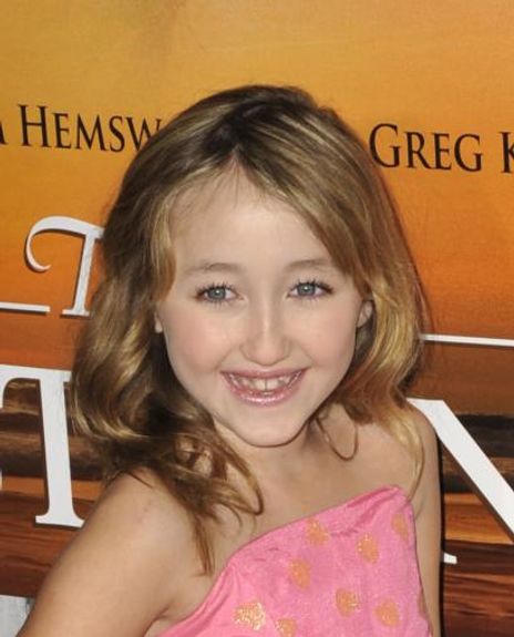 Noah Cyrus Headshot