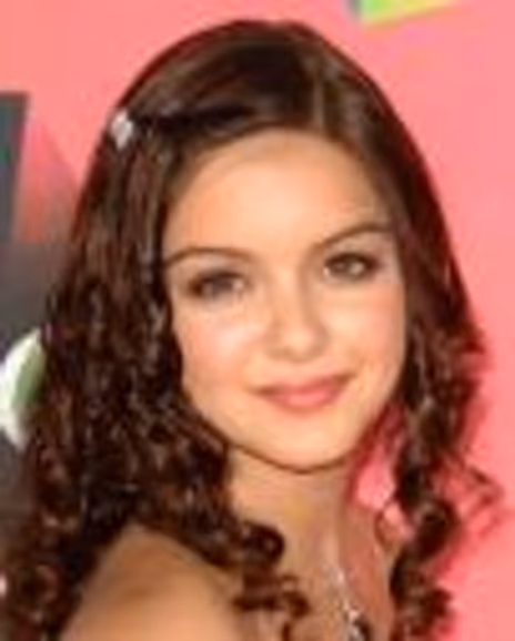 Ariel Winter Headshot