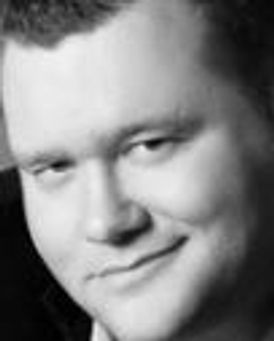 Aaron Walpole Headshot