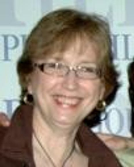 Joylnn Kawoczka Headshot