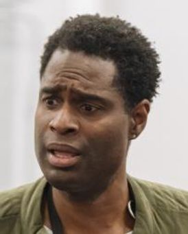 Ako Mitchell Headshot