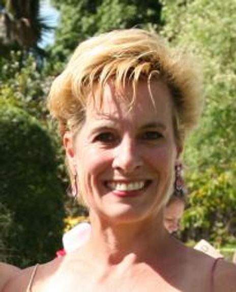 Kimberly Helms Headshot