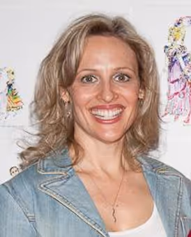 Pamela Winslow Kashani Headshot