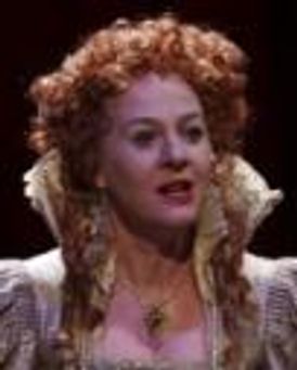 Niamh Cusack Headshot