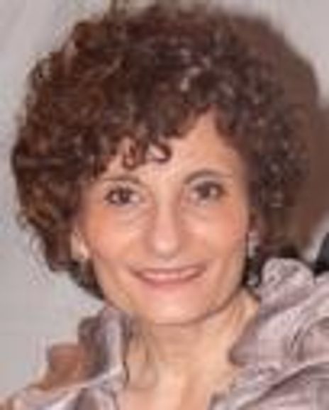 Ginny Louloudes Headshot