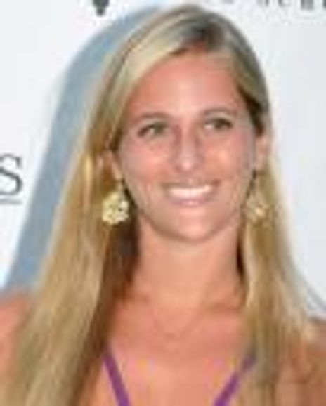 Nicole Ross Headshot