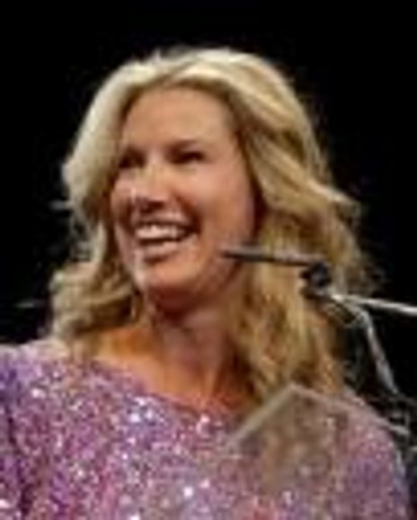 Anne Igartuburu Headshot