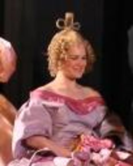 Elizabeth Berg Headshot