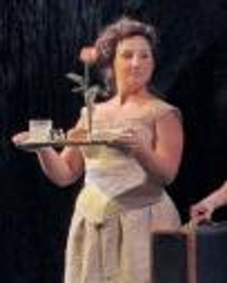 Laura Wilde Headshot