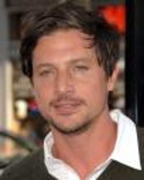 Simon Rex Headshot