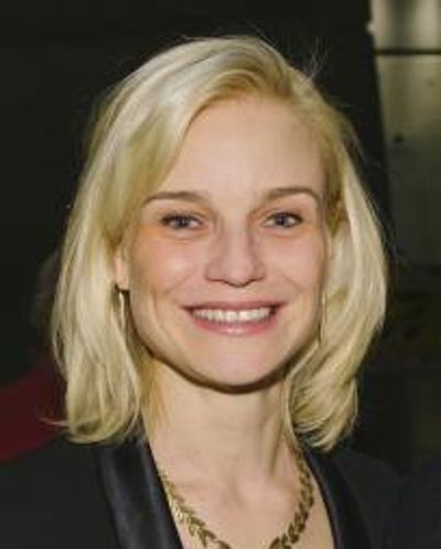 Hannah Yelland Headshot