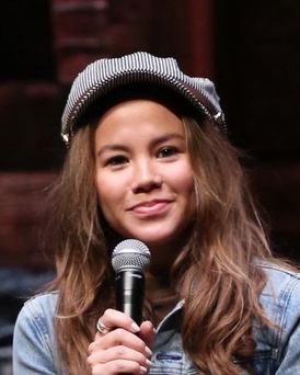 Elizabeth Judd Headshot