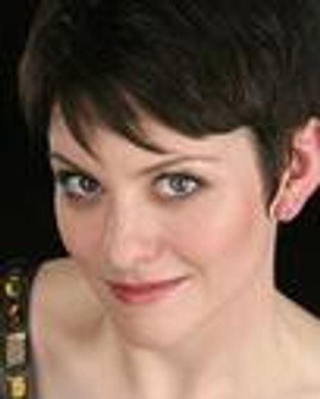 Laura Beth Wells Headshot