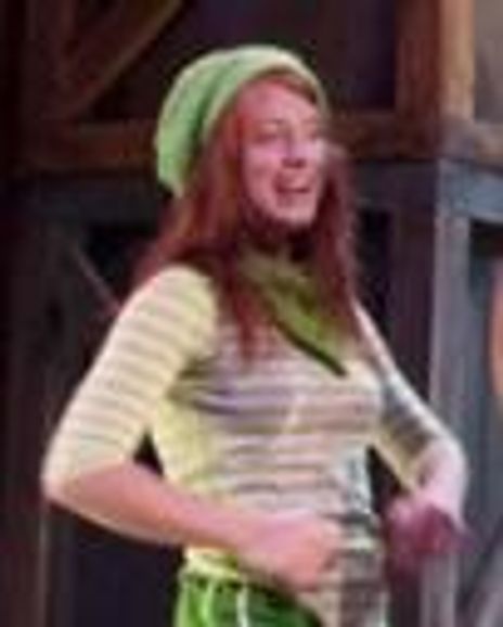 Sarah Grant Headshot