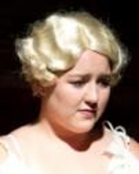 Amanda Rife Headshot