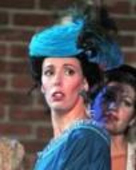 Shannon McMinn Hoppe Headshot