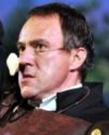 Tom Angland Headshot